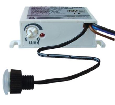 Klemko IBE-15/LI inbouw schemerschakelaar instelbaar met losse sensor 830080
IP55 4,2A Ohms